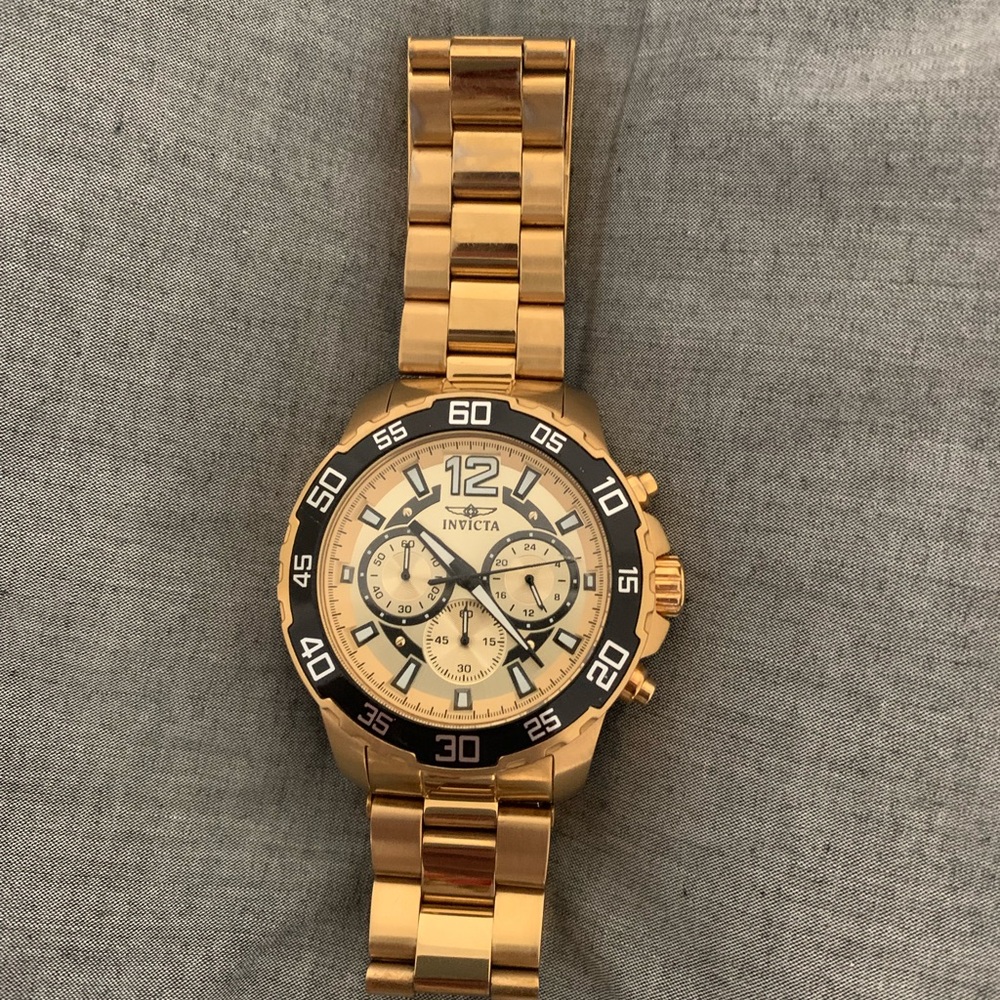 Men’s Invicta Gold Watch